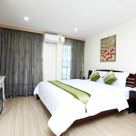 Icheck Inn Sukhumvit 22 Banguecoque Exterior foto