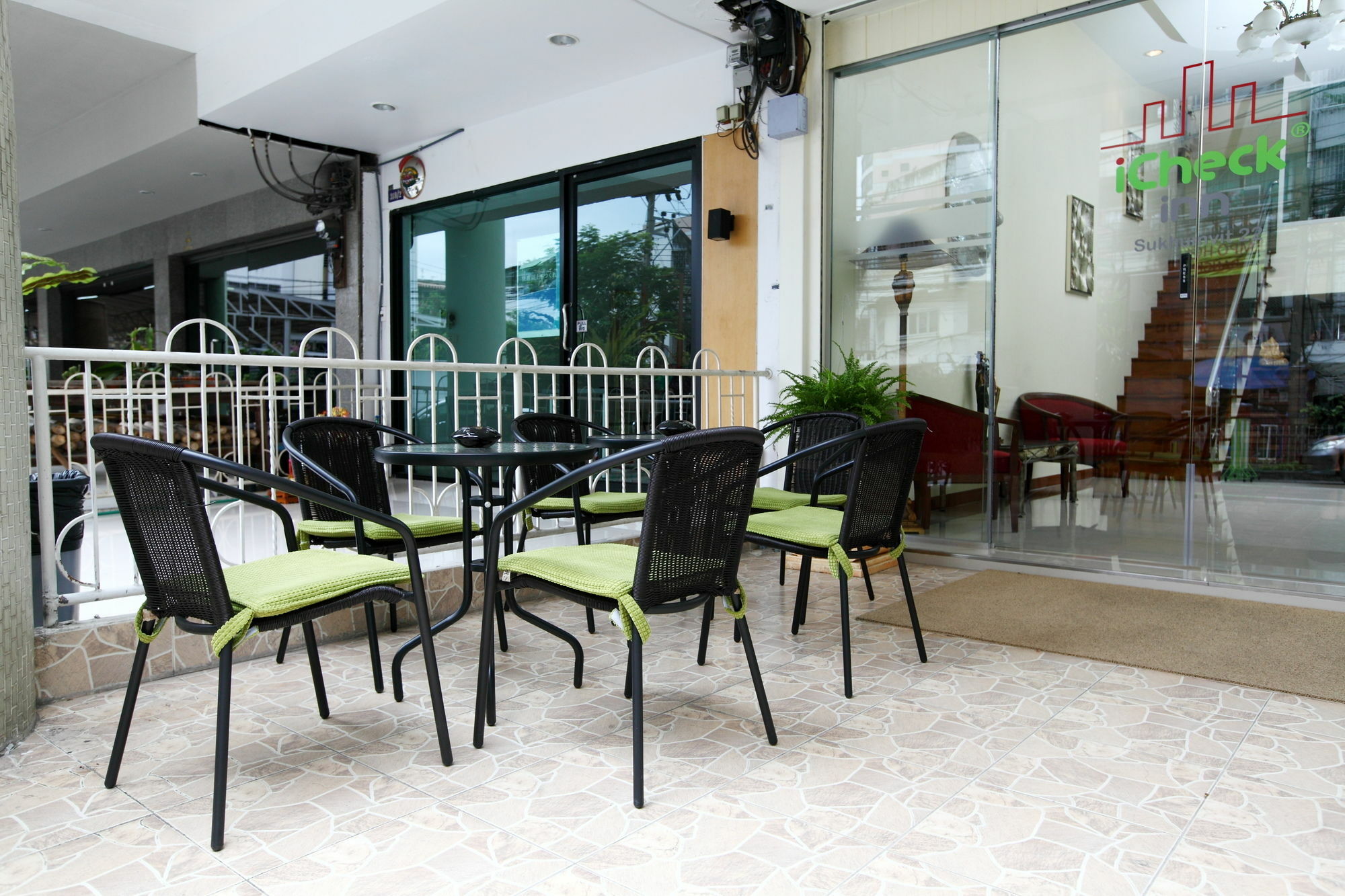 Icheck Inn Sukhumvit 22 Banguecoque Exterior foto