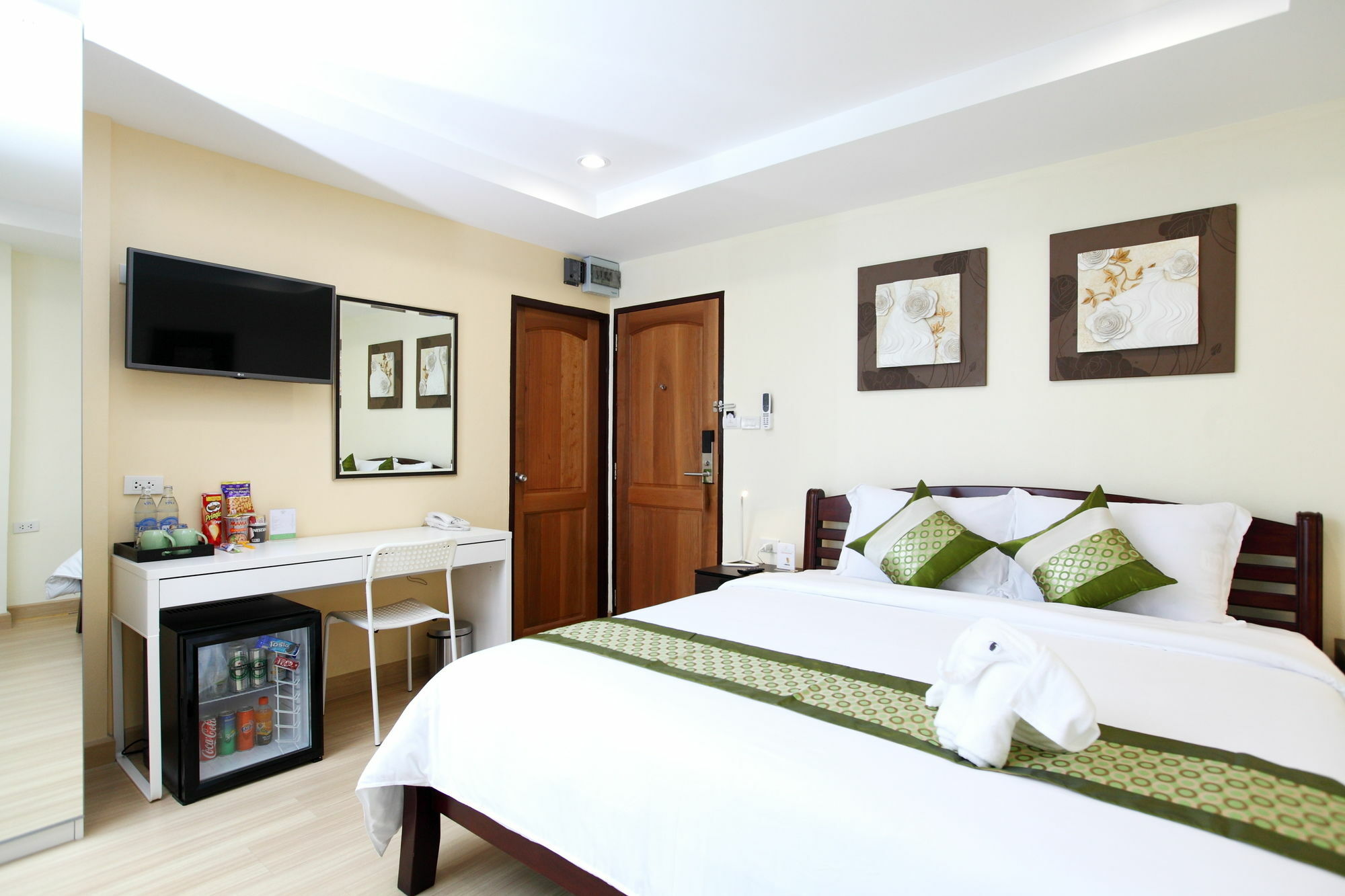 Icheck Inn Sukhumvit 22 Banguecoque Exterior foto